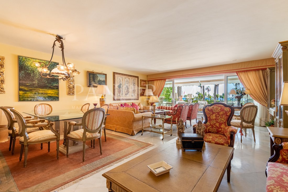 Apartamento en Playa Puerto Banús, Marbella, España 2 - 15233977