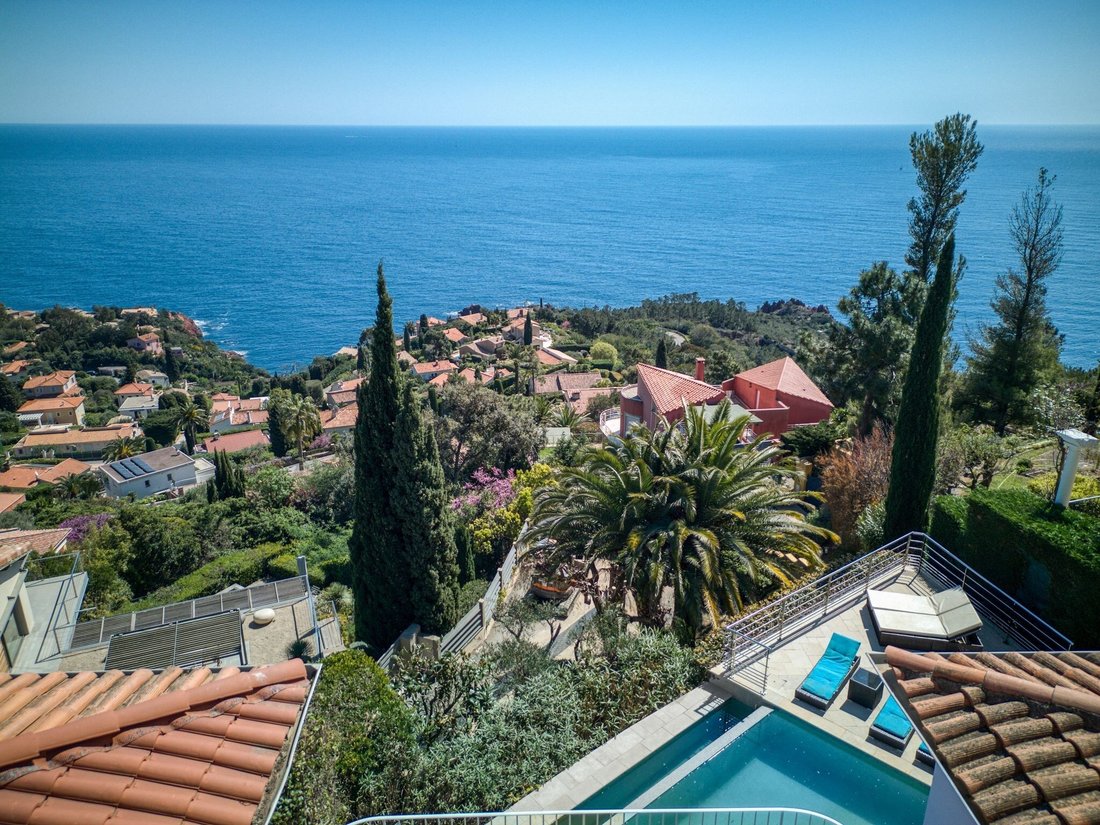 House in Théoule-sur-Mer, Provence-Alpes-Côte d'Azur, France 1 - 15459135