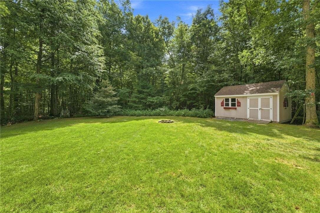 House in Burrillville, Rhode Island, United States 4 - 18813552
