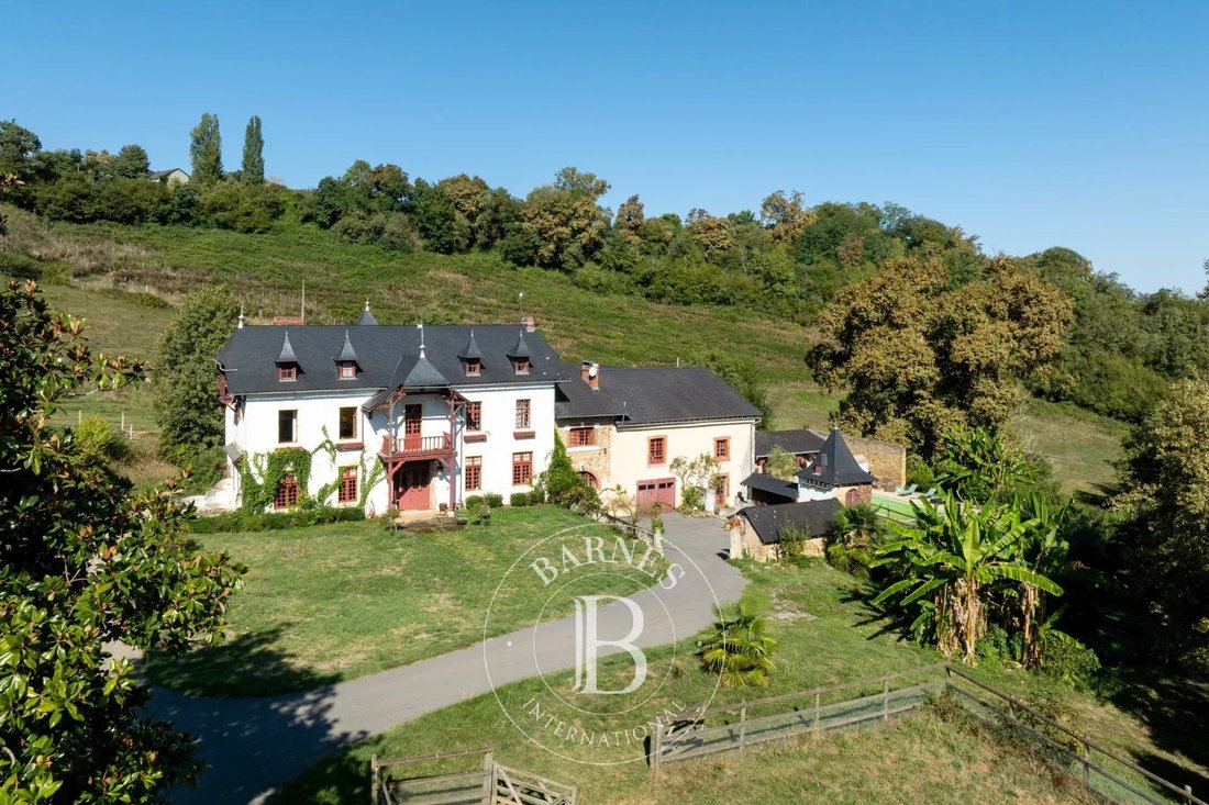 Estate in Pau, Nouvelle-Aquitaine, France 5 - 18812610