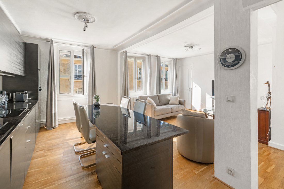 Apartment in La Fourche-Guy Môquet, Paris 17e Arrondissement, Paris 4 - 18813173