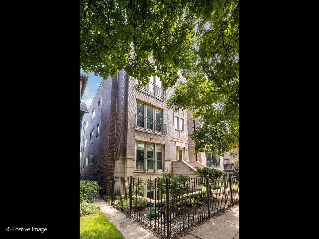 Condo in Chicago, Illinois, United States 2 - 18814863