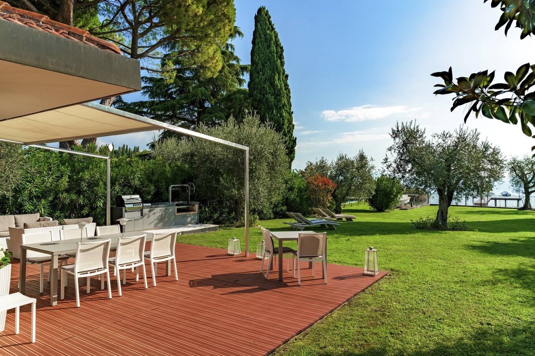 House in San Felice del Benaco, Lombardy, Italy 1 - 16568303