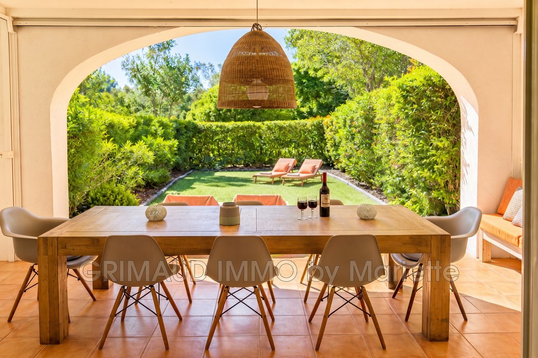 Villa en Grimaud, Provenza-Alpes-Costa Azul, Francia 1 - 16997053