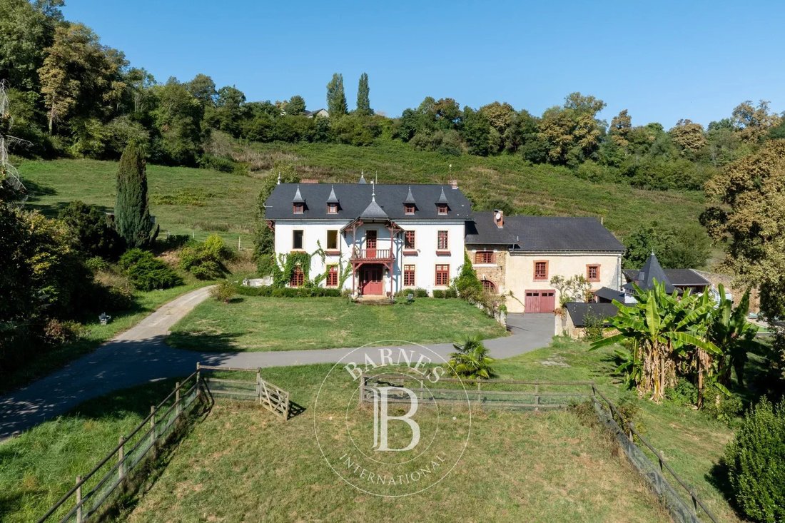 Estate in Pau, Nouvelle-Aquitaine, France 1 - 18812610