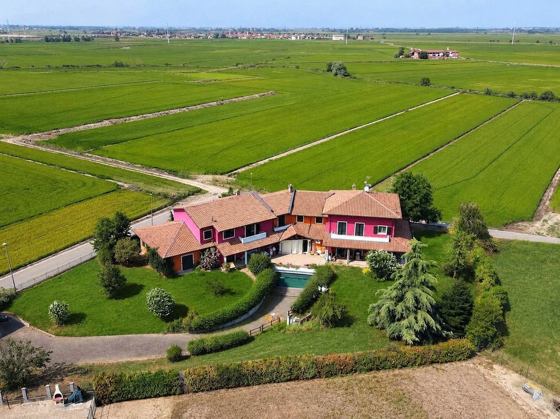 Maison à Pezzana, Piémont, Italie 1 - 18796393