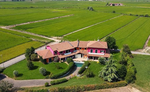 Maison à Pezzana, Piémont, Italie 1
