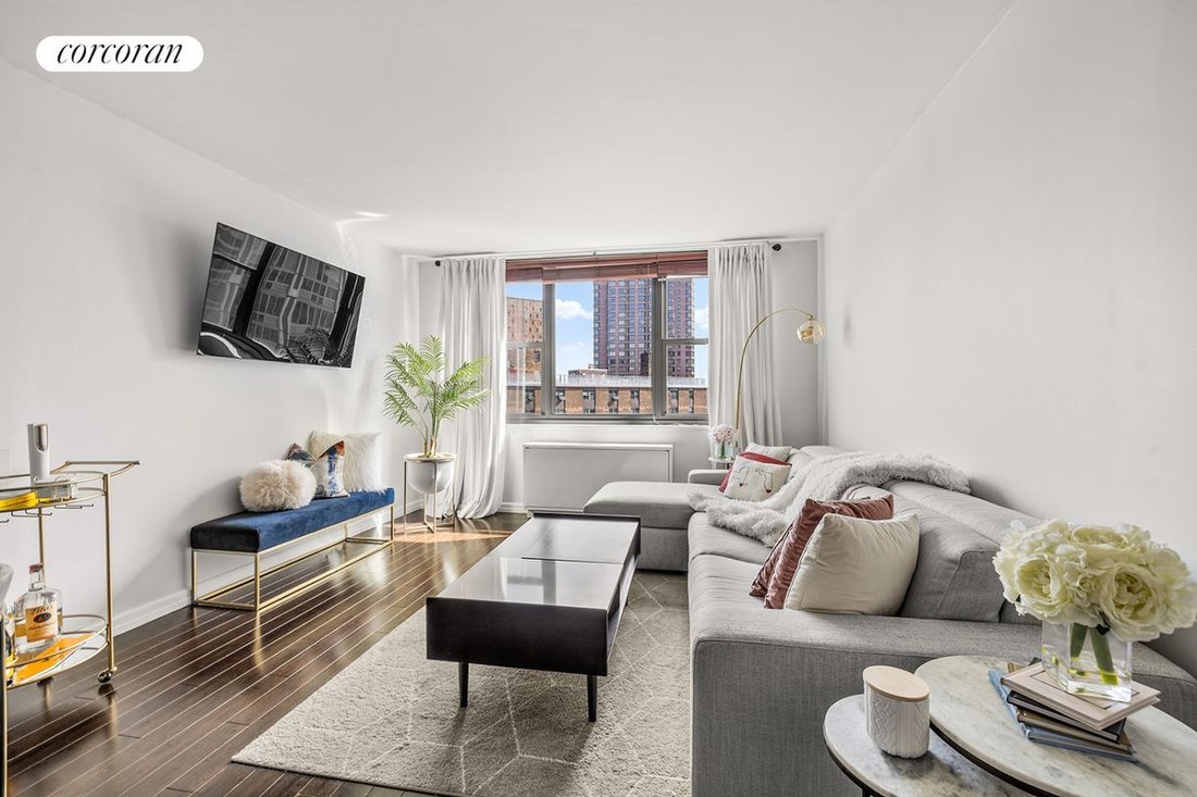 Co Op in New York, New York, United States 1 - 18811122