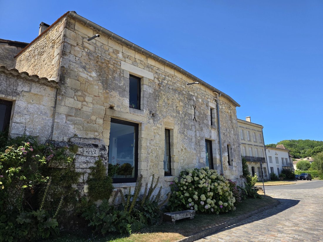 Casa en Branne, Nueva Aquitania, Francia 1 - 18814723