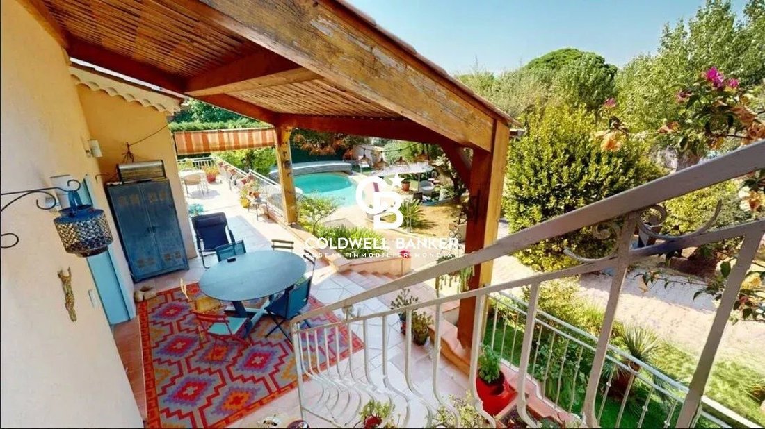 Casa a Fréjus, Provenza-Alpi-Costa Azzurra, Francia 2 - 18782658