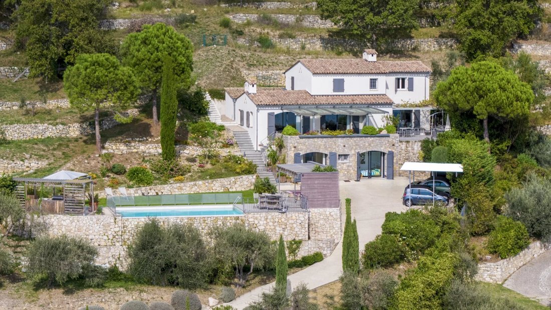 Villa in Châteauneuf-Grasse, Provence-Alpes-Côte d'Azur, France 3 - 13428678