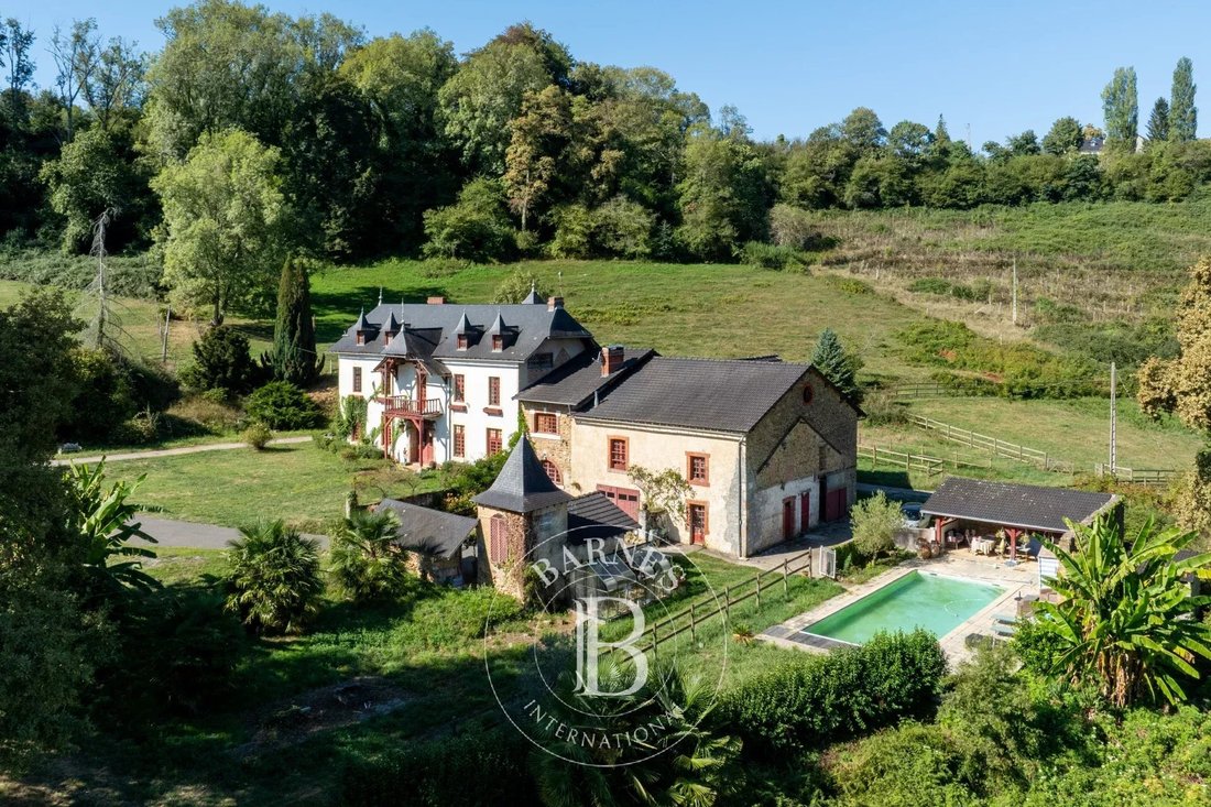 Estate in Pau, Nouvelle-Aquitaine, France 2 - 18812610