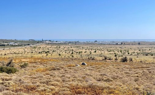 Land in Voorstrand, Western Cape, South Africa 1