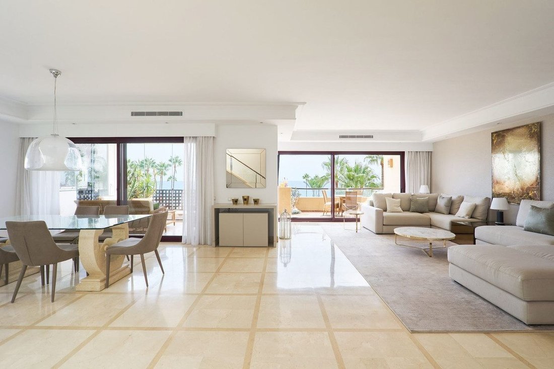 Apartment in Cancelada, Estepona, Andalusia 3 - 18811342