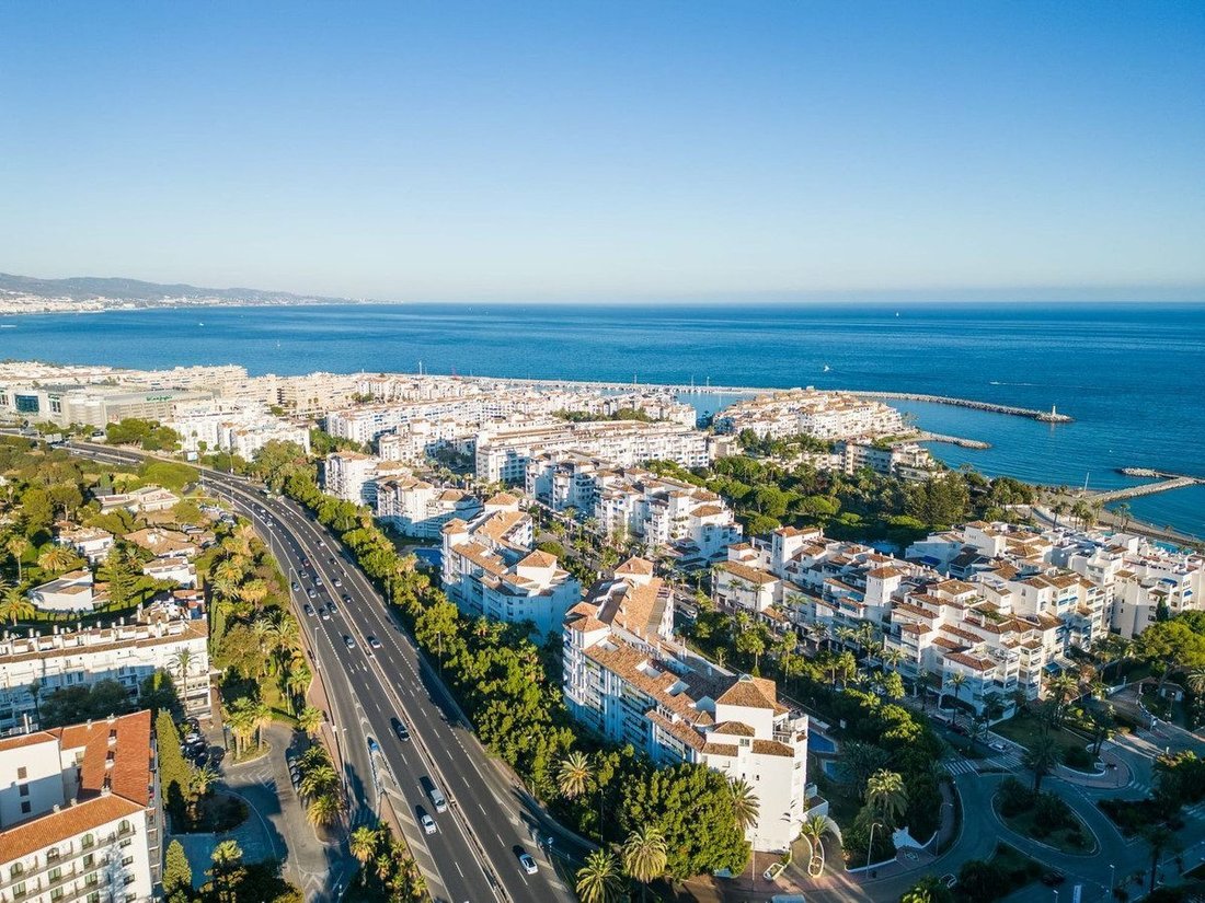 Appartement à Puerto Banús, Marbella, Espagne 1 - 18812065