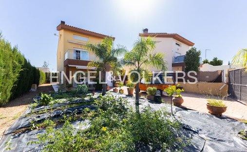 House in San Antonio de Benageber, Valencian Community, Spain 1