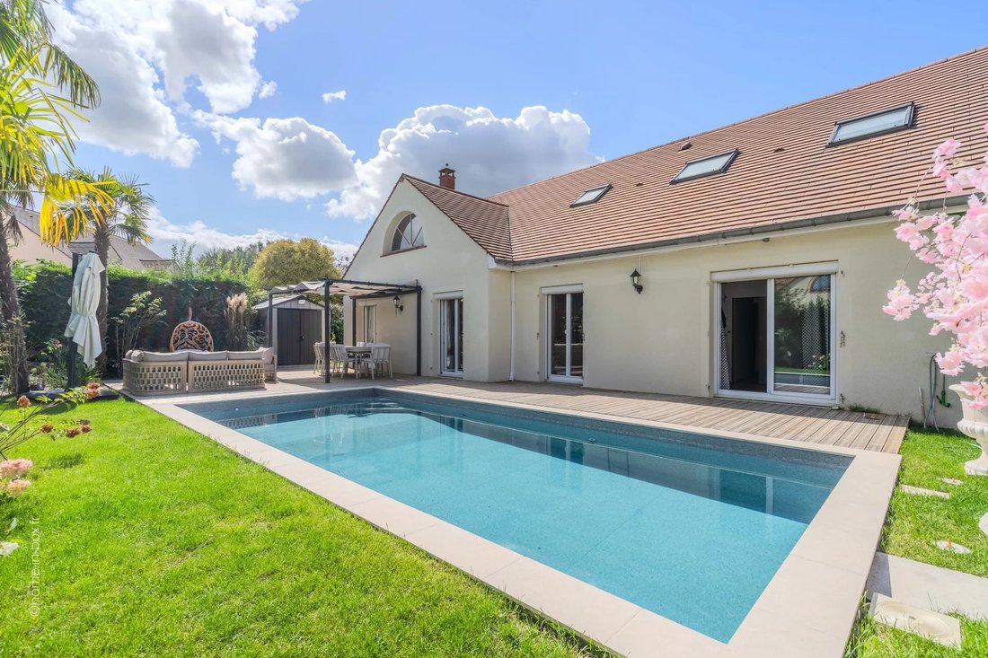 Villa en Aldea y Golf, Bussy-Saint-Georges, Francia 4 - 18811293