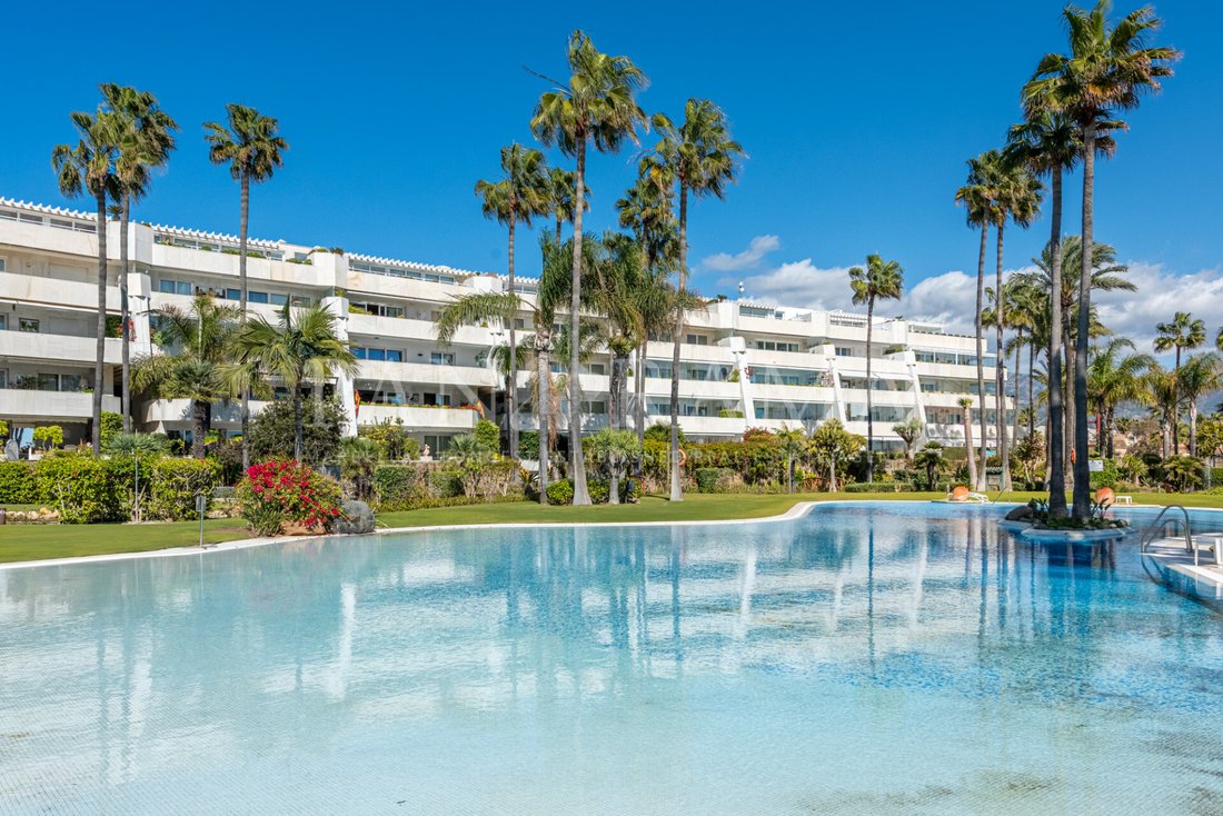 Apartamento en Playa Puerto Banús, Marbella, España 4 - 15233977
