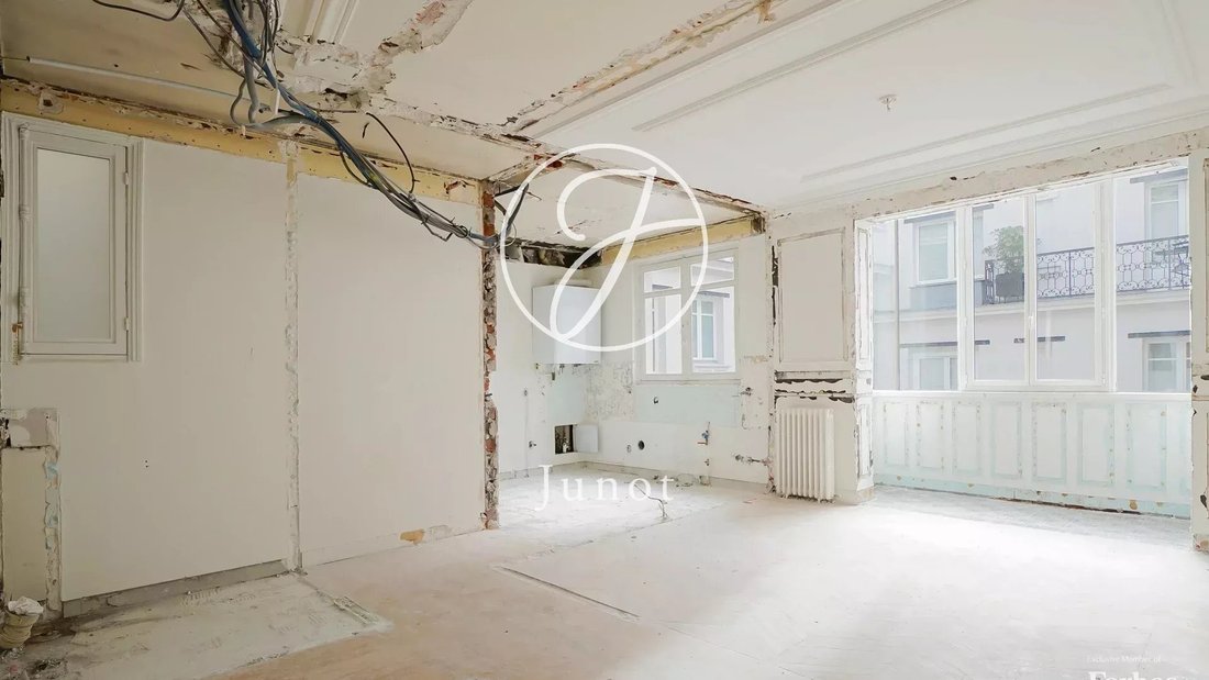 Apartment in Triangle d'Or, Paris 8e Arrondissement, Paris 3 - 16697422