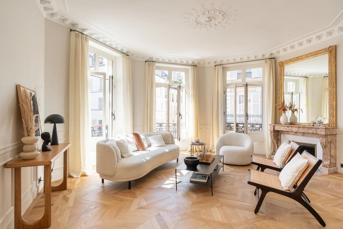 Appartement à Saint Thomas d'Aquin, Paris 7e Arrondissement, Paris 2 - 18811269