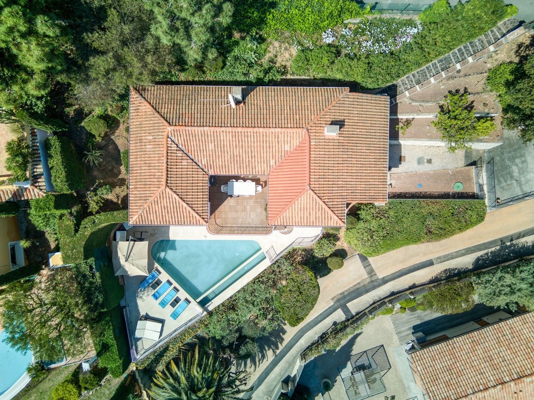 House in Théoule-sur-Mer, Provence-Alpes-Côte d'Azur, France 2 - 15459135