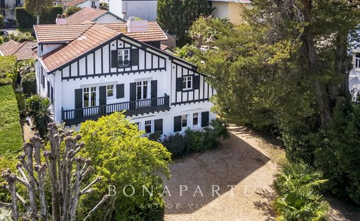 House in Les Rocailles-Lahouze, Biarritz, France 1