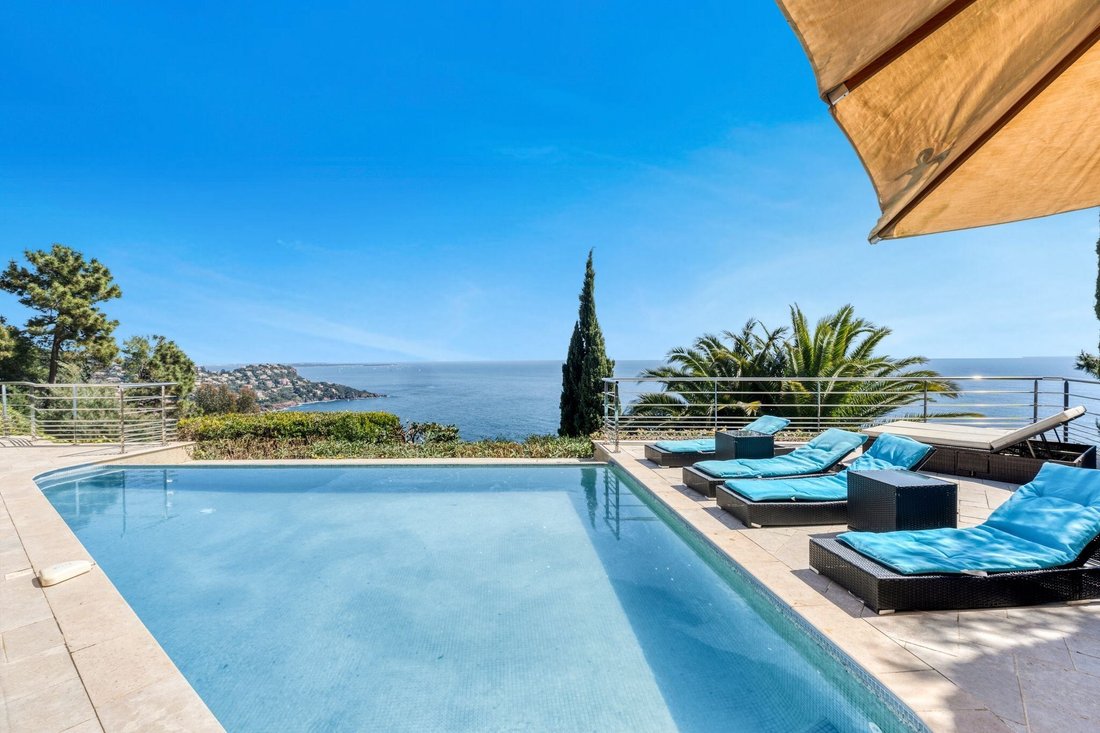 House in Théoule-sur-Mer, Provence-Alpes-Côte d'Azur, France 3 - 15459135