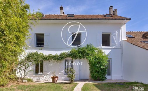 House in Ouest, Croissy-sur-Seine, France 1