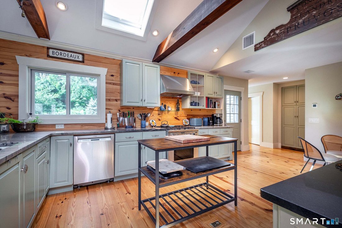 House in Woodbury, Connecticut, United States 3 - 18811405