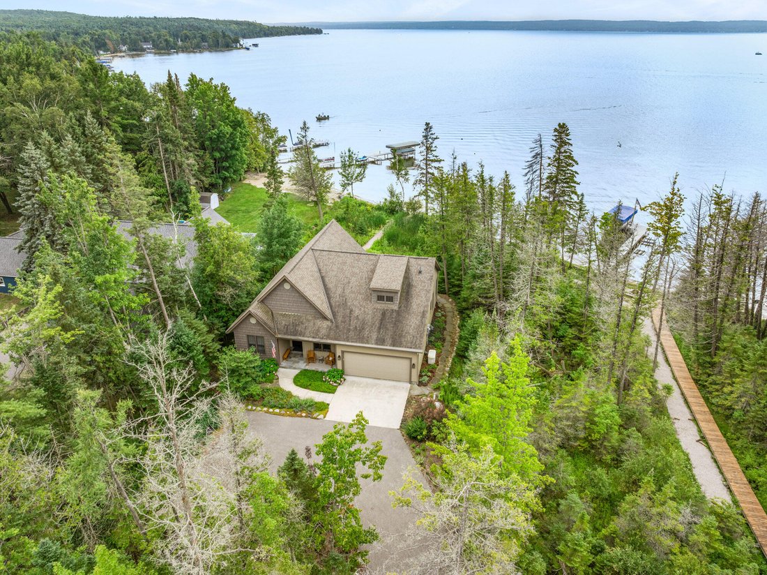 Casa a Indian River, Michigan, Stati Uniti 5 - 18813111
