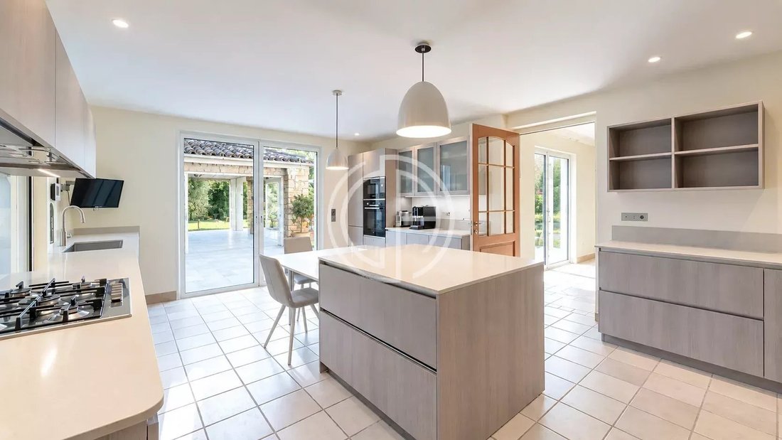 Villa in Mougins, Provence-Alpes-Côte d'Azur, France 5 - 17682815