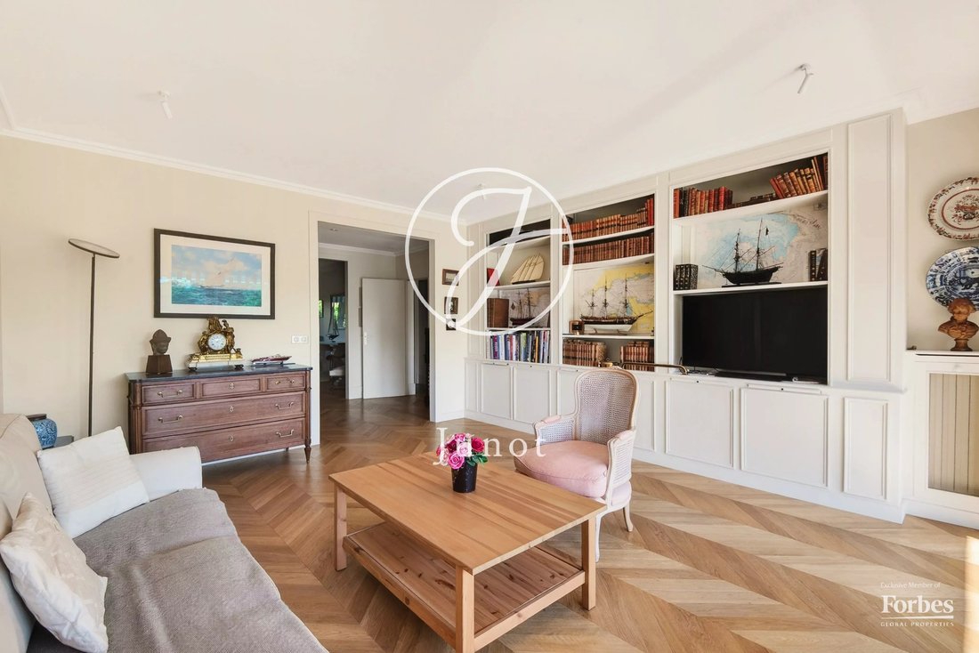 Apartment in Saint-Cloud, Ile-de-France, France 3 - 18815118