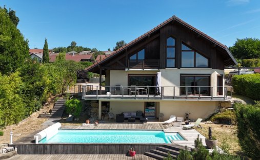 House in Lovagny, Auvergne-Rhône-Alpes, France 1