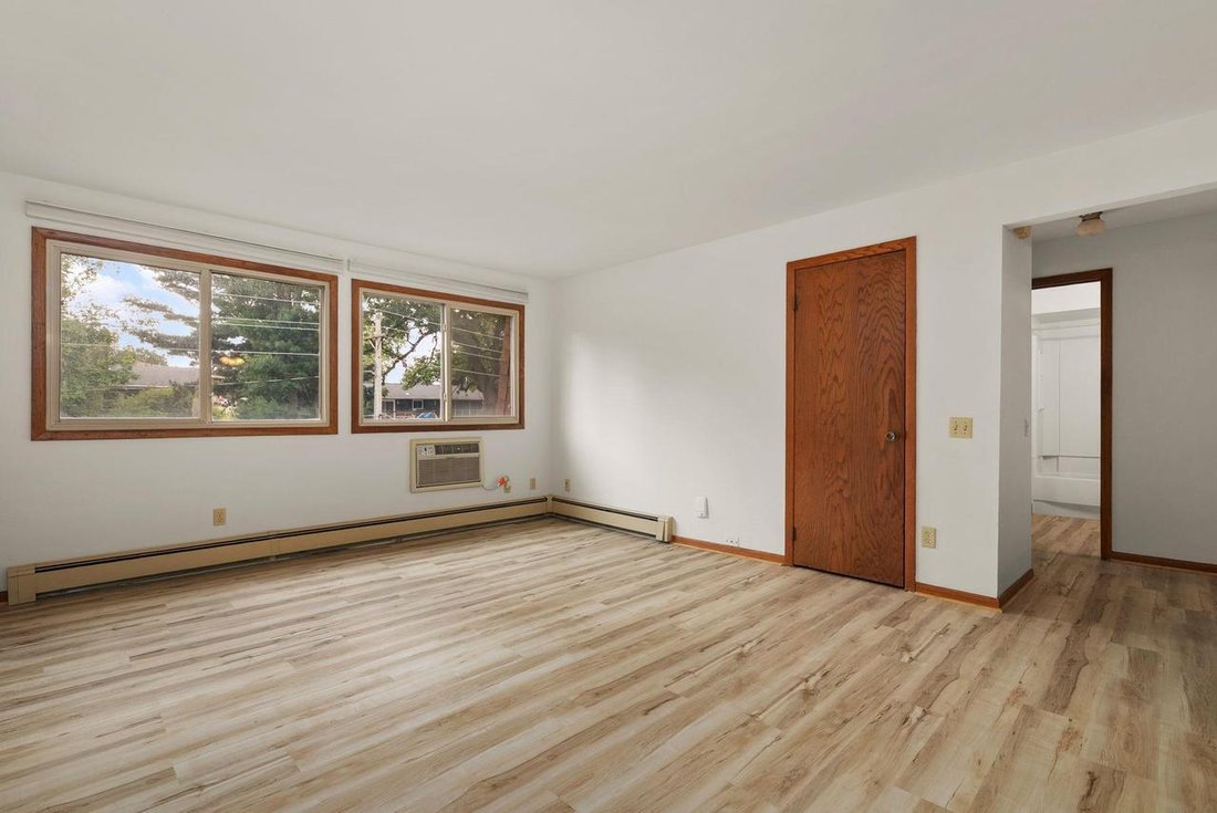 Cross Plains, Wisconsin, United States 3 - 18813977