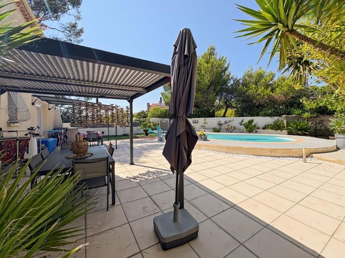 Villa in La Garde, Provence-Alpes-Côte d'Azur, France 1 - 18815405