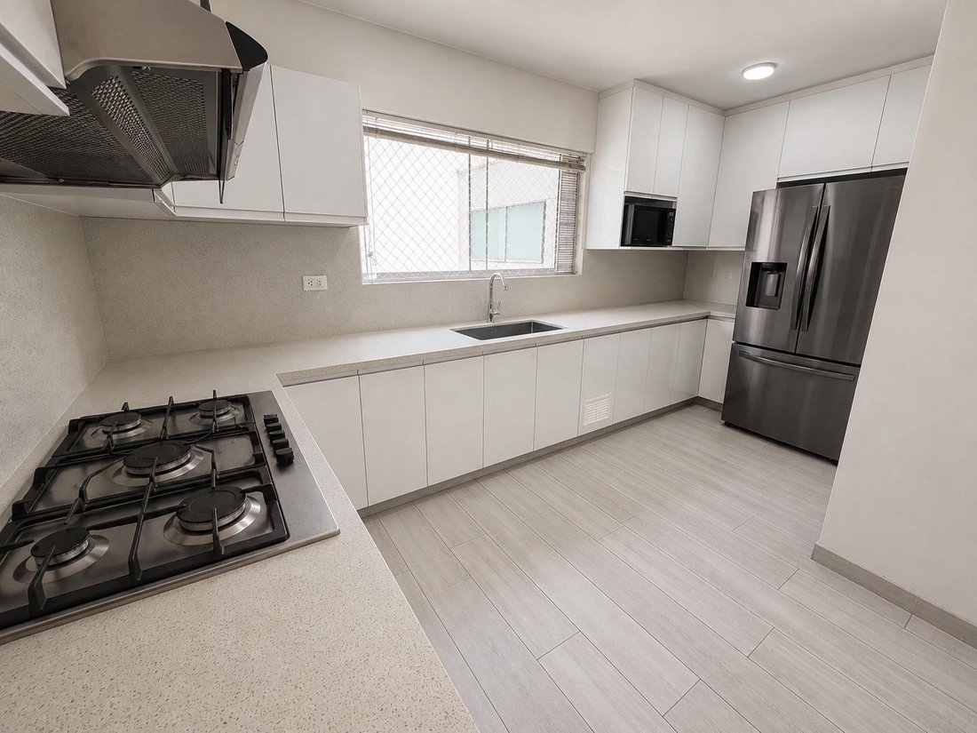 Apartamento en San Juan de Miraflores, Municipalidad Metropolitana de Lima, Perú 2 - 18812974