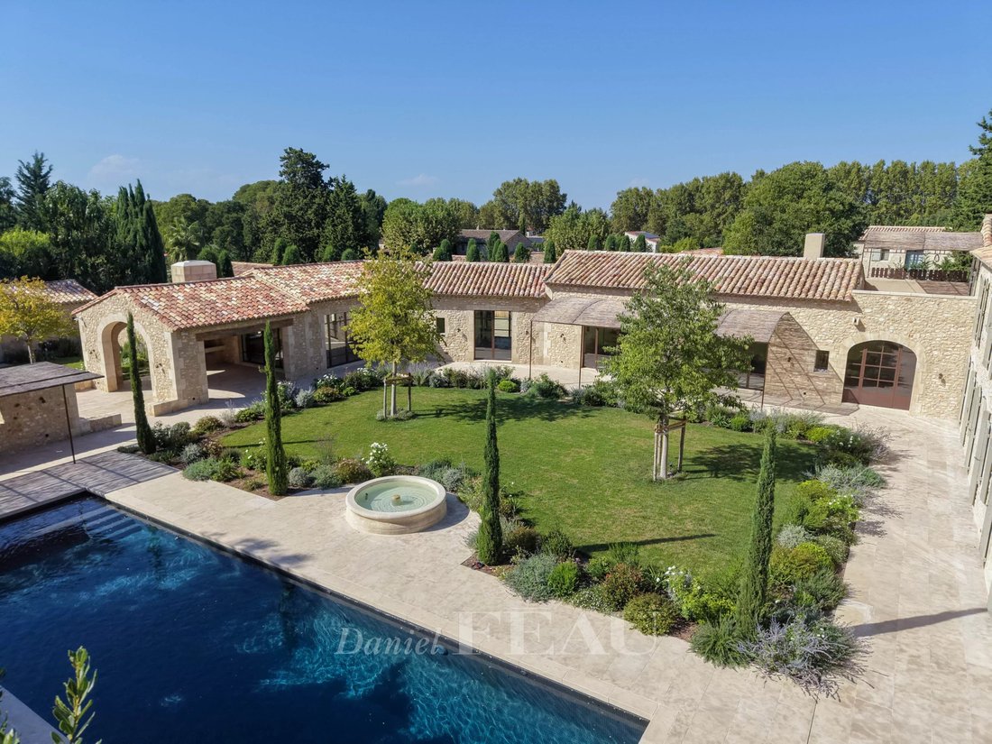 Maison à Saint-Rémy-de-Provence, Provence-Alpes-Côte d'Azur, France 1 - 16992887