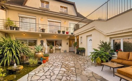 Casa a Adamville, Saint-Maur-des-Fossés, Francia 1