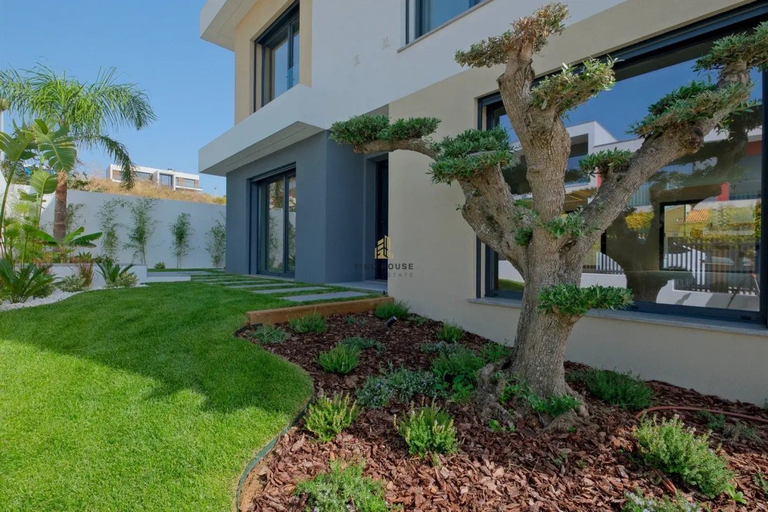 Casa a Carcavelos e Parede, Lisbona, Portogallo 1 - 18530496
