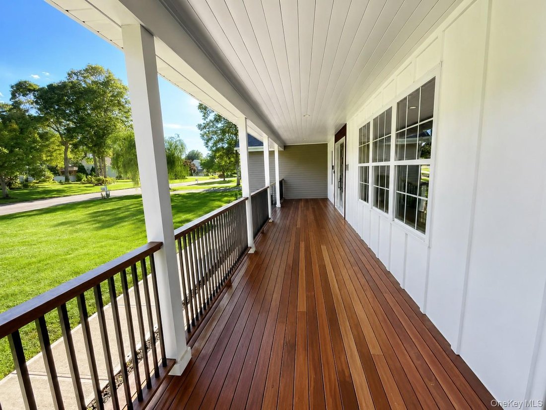 House in Yaphank, New York, United States 5 - 18815166