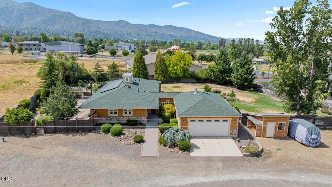 Casa a Ashland, Oregon, Stati Uniti 1 - 18814138