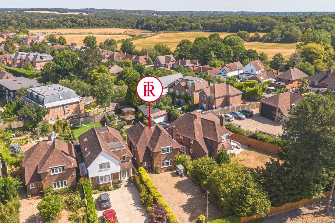 House in Beaconsfield, England 1 - 18811636