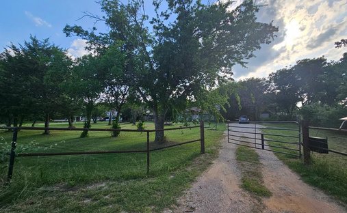 House in Newark, Texas, United States 1