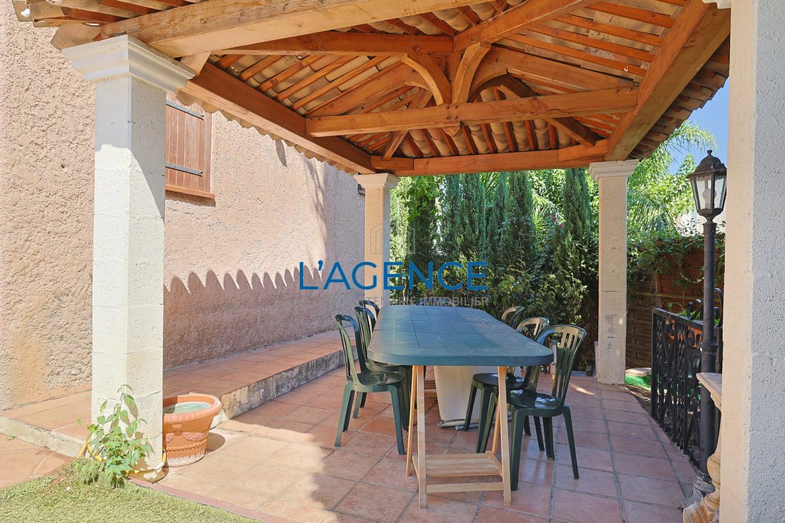 Villa in Hyeres, Provence-Alpes-Côte d'Azur, France 3 - 18812501