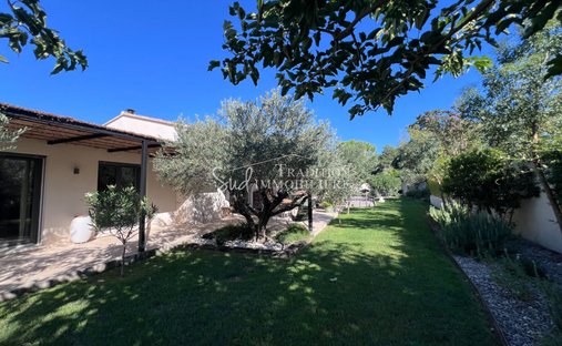 Villa in Paradou, Provence-Alpes-Côte d'Azur, France 1