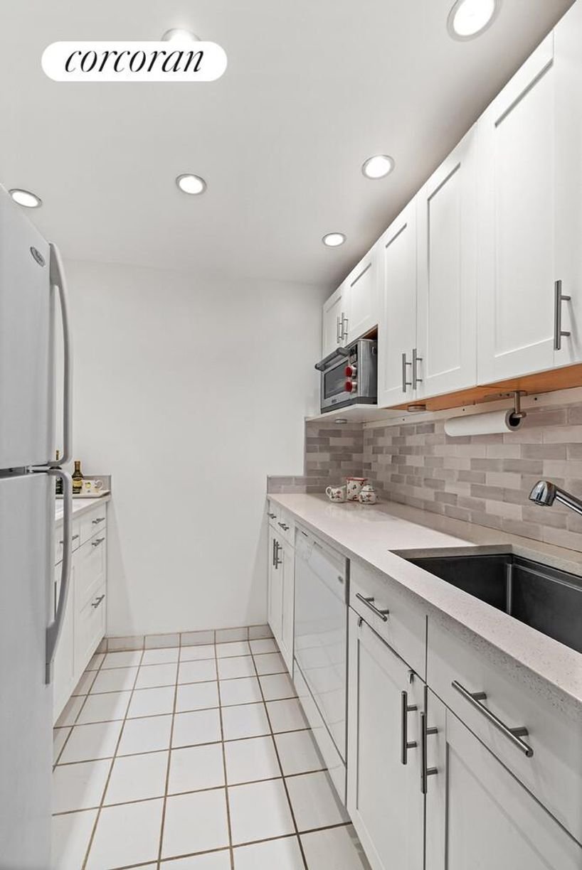 Co Op in New York, New York, United States 3 - 18812777