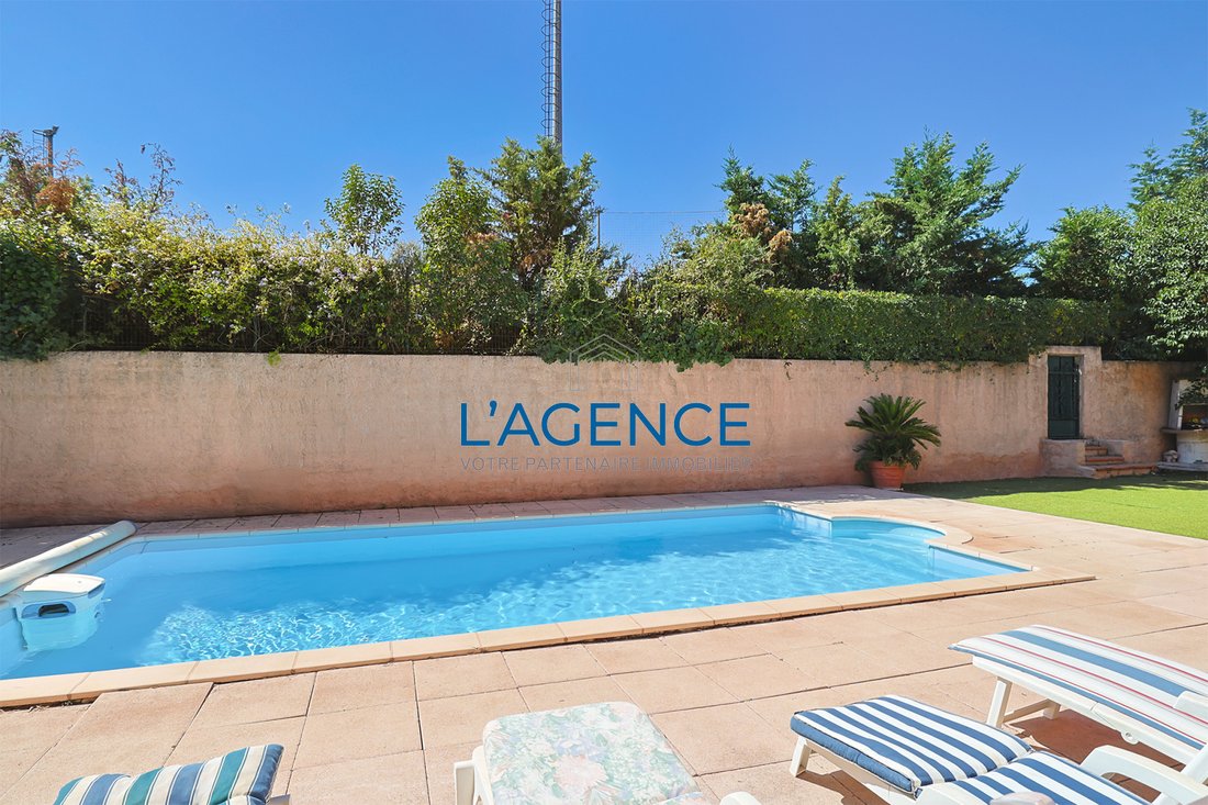 Villa in Hyeres, Provence-Alpes-Côte d'Azur, France 2 - 18812501