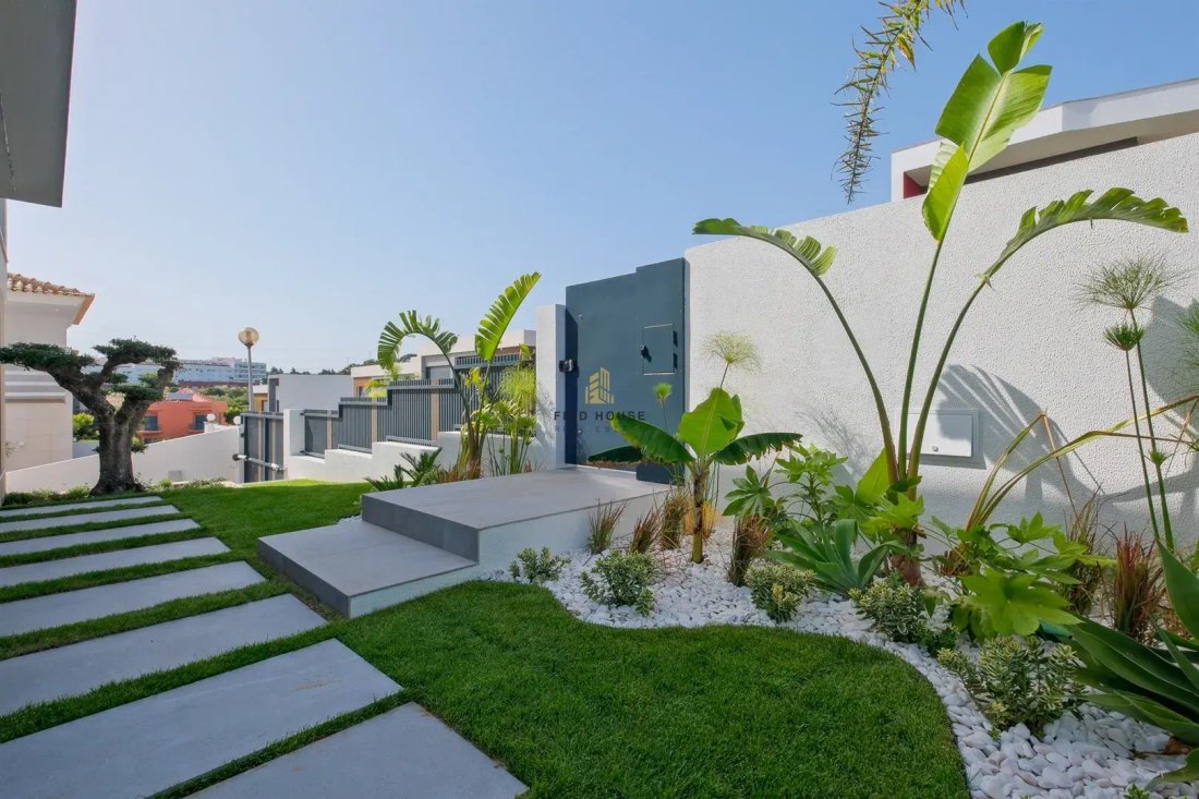 Casa a Carcavelos e Parede, Lisbona, Portogallo 2 - 18530496