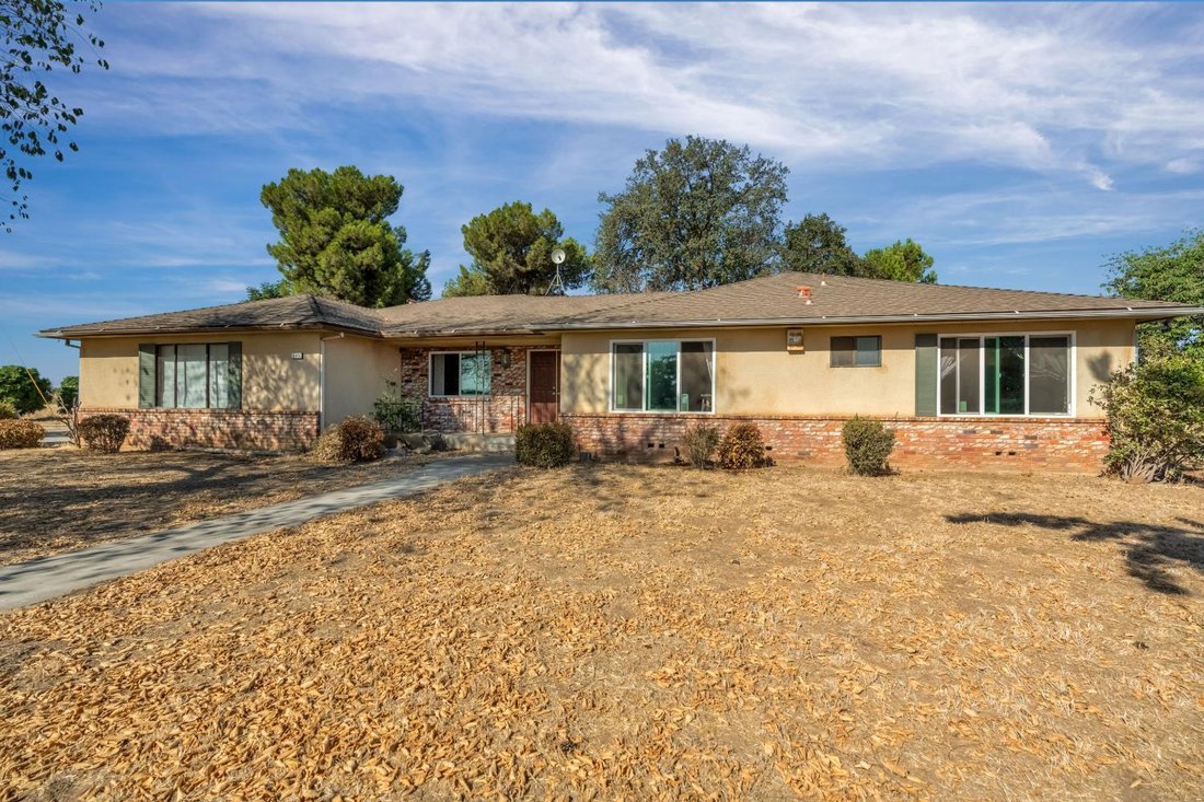House in Sanger, California, United States 1 - 18814632
