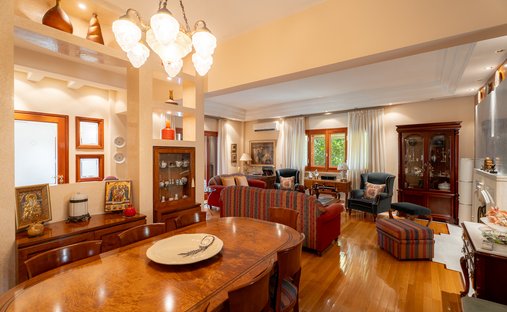 Casa in North Athens, Attica, Grecia 1